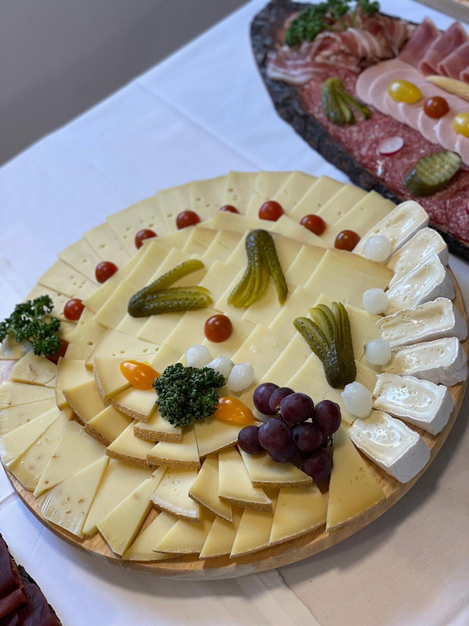 Hotel Restaurant Edelweiss Muhlen エクステリア 写真